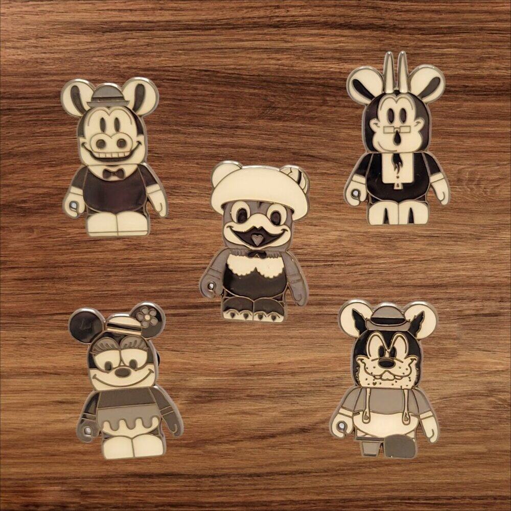 5 Vinylmation Classic Collection Disney Parks Trading Pins, Plus 2 Bonus Pins
